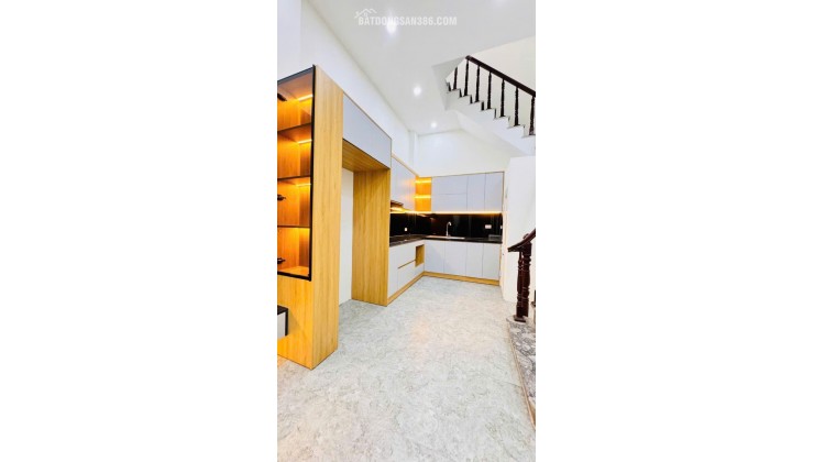 Bán nhà đẹp trong ngõ Khương Hạ, 35m2, 5 tầng, 8.6 tỷ